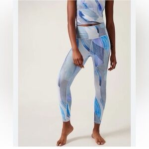 Athleta Leggings Elation 7/8 Tight Vibrance Snowfall Blue Womens XXS Watercolor